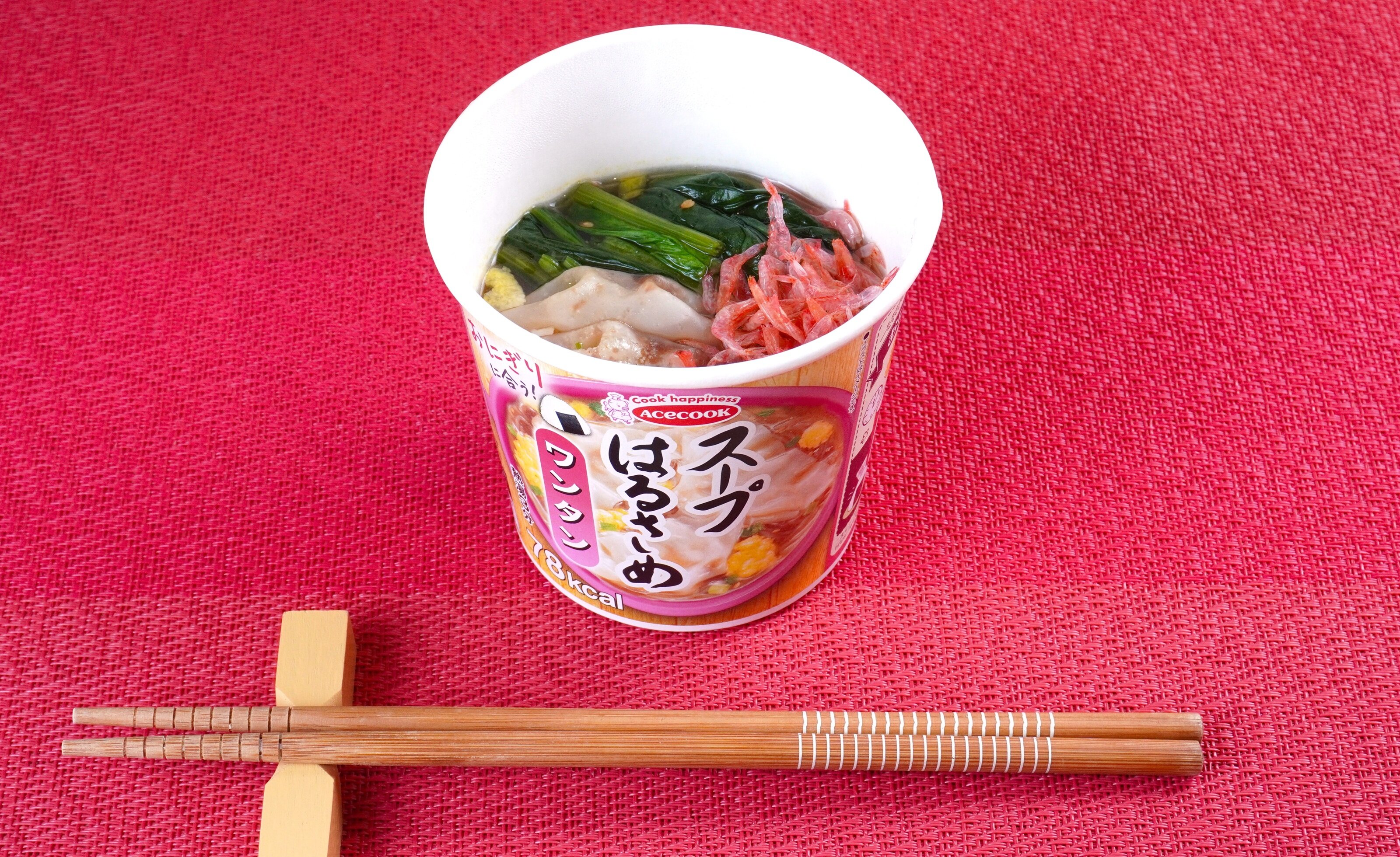 スープはるさめワンタン干しえびほうれん草のせ